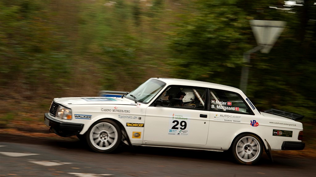 Heino Mejer fanget i et hurtigt sving i Ringkøbing Landbobank Hill Climb 2021
(Foto: rallypics.dk / Viggo Johansen)